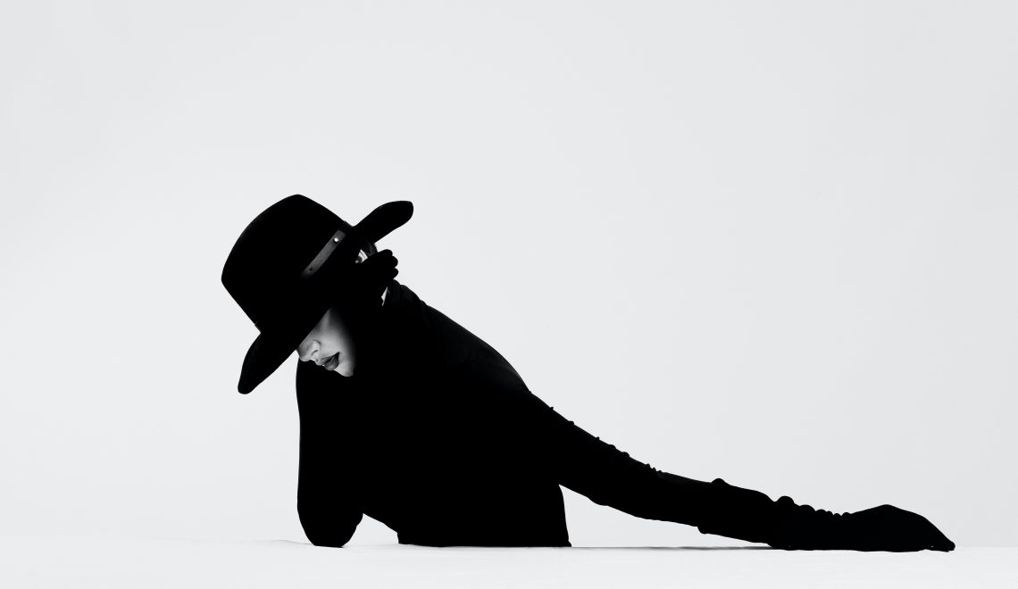 hat seduction fashion andrey-zvyagintsev