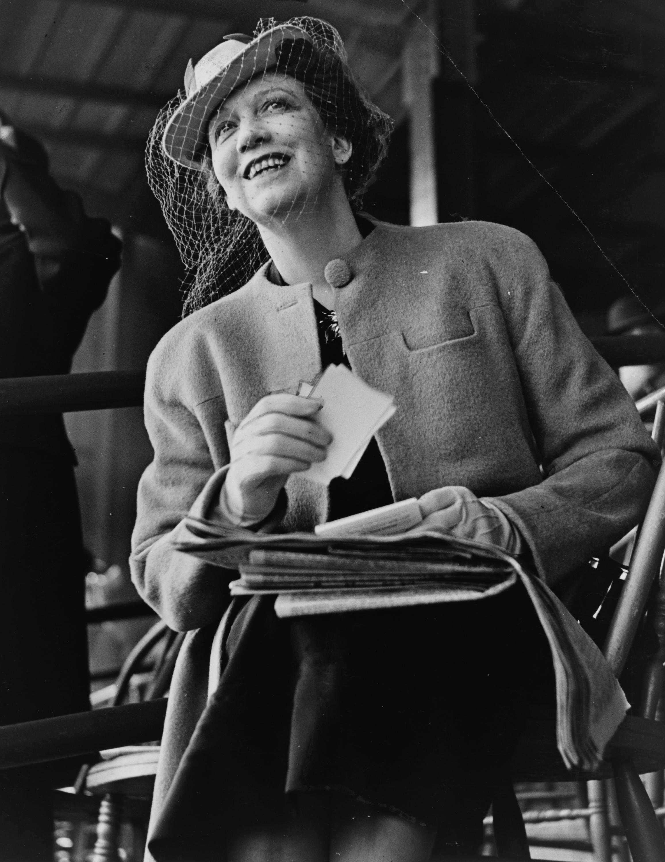 International Women's Day - Women Empowerment - Inspiring Female Entrepreneurs in Beauty - Vintage Beauty Products - Elizabeth Arden