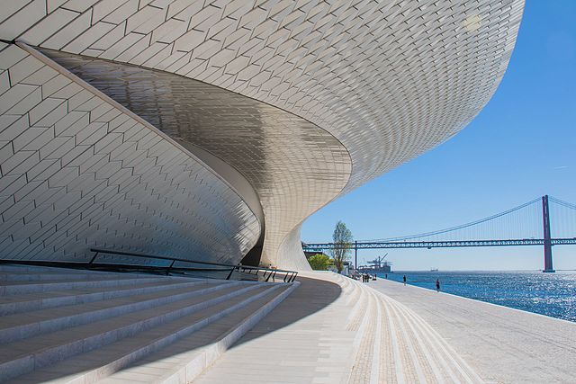 The MAAT Portugal - museum of art, architecture and technology - Design Lovers Guide to Portugal - Things to Do In Portugal for Architecture, Art & Design Lovers - best museums in portugal - beautiful buildings in lisbon - design musuems portugal - design musuems lisbon