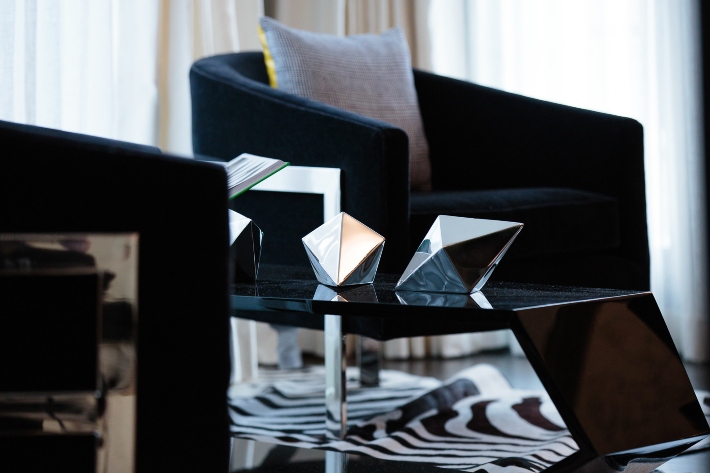 Carrie Livingston, Interior Design, Luxury Homes, Interiors, chic interiors, living room