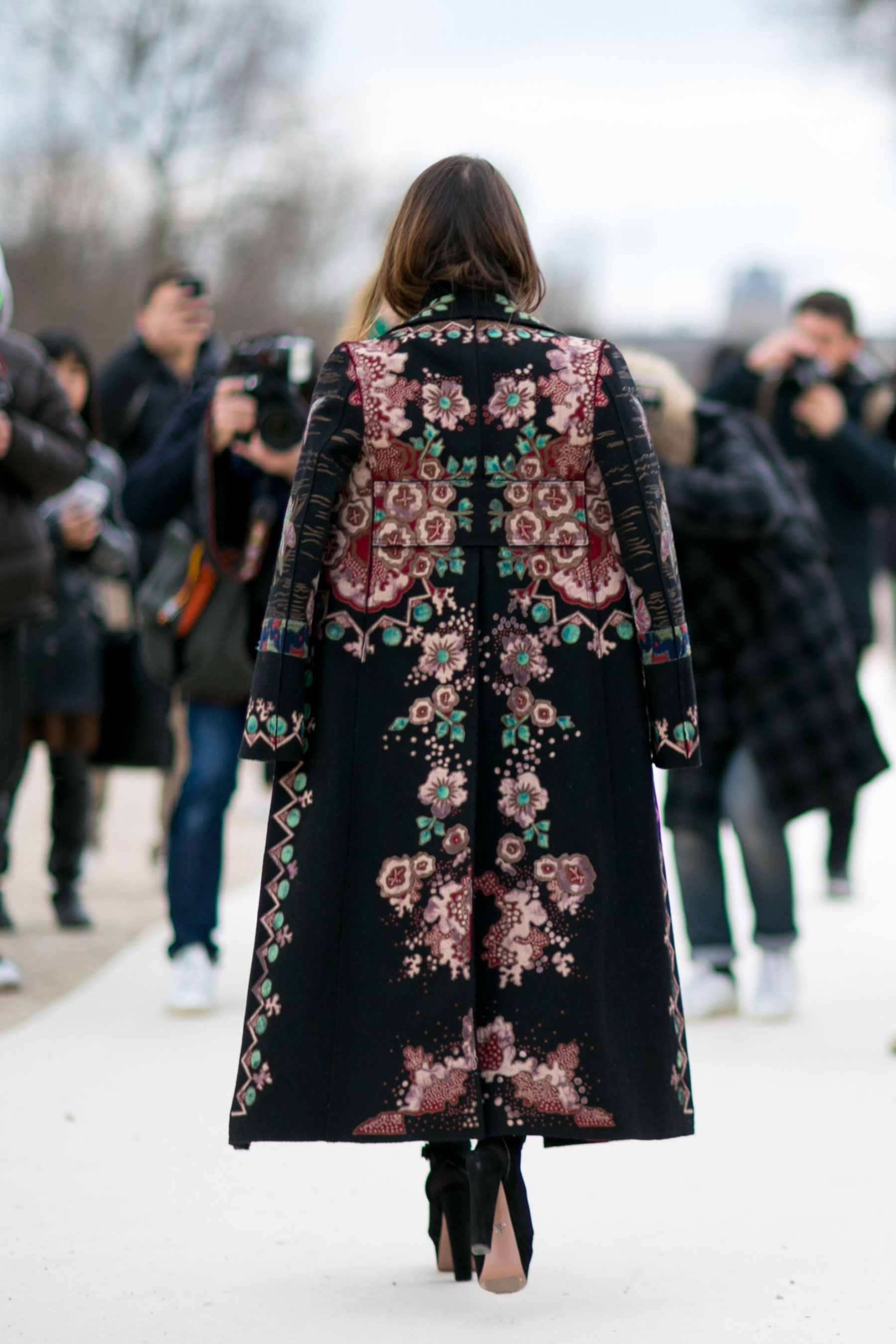 How to Dress to Impress When Traveling the World - paris-str-rf16-8490 - Posh Brazilian - statement coats - travel outfit ideas - beautiful coats - pfw street style 2016