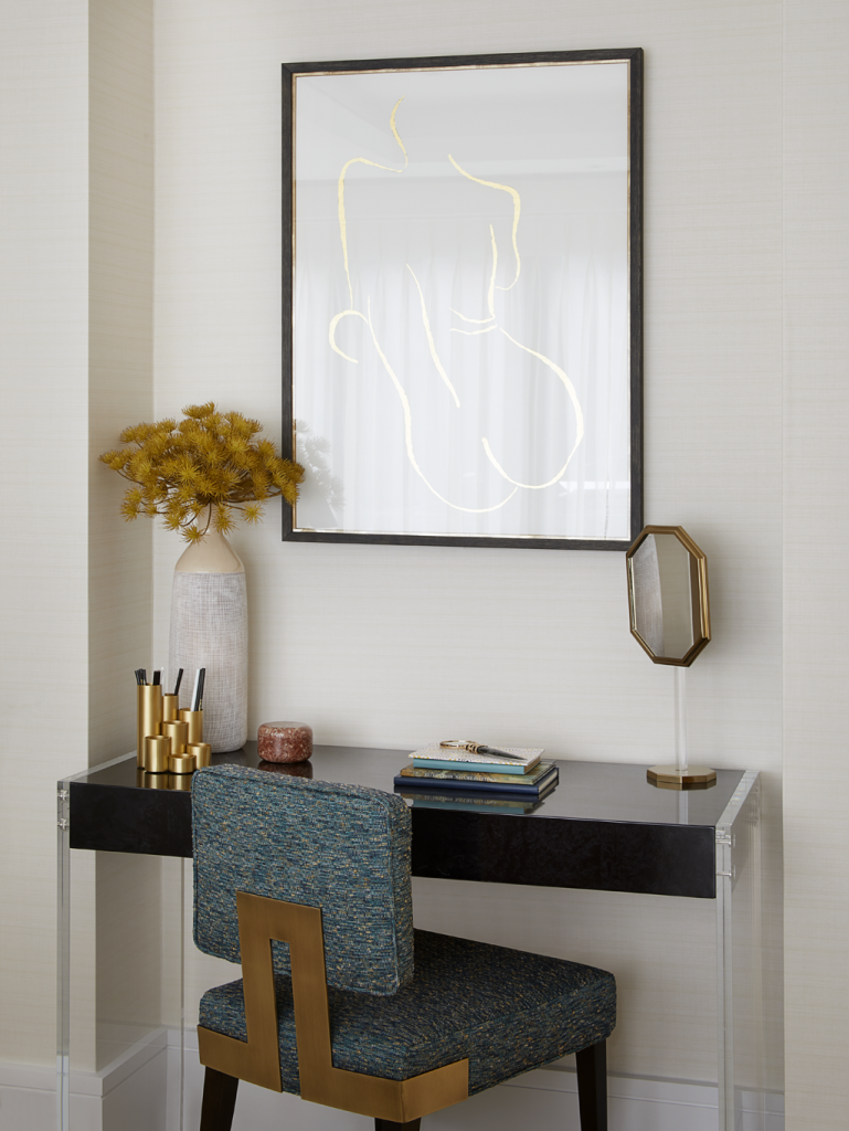 A bedroom desk area in a Playful Interior by Elycion