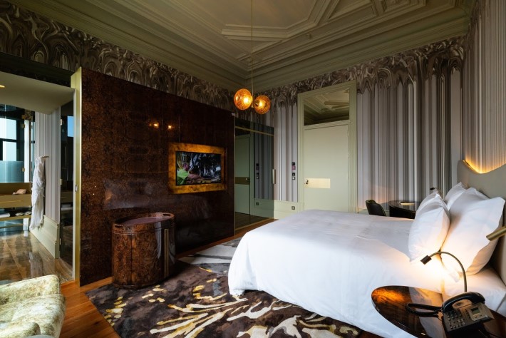 The Manor House Room at Vila Foz Hotel & Spa