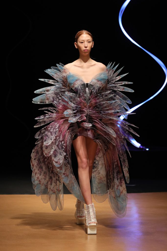 A model walks the runway during the Iris Van Herpen Haute Couture Spring/Summer 2020 show on January 20, 2020 in Paris, France. (Photo by Vittorio Zunino Celotto/Getty Images)