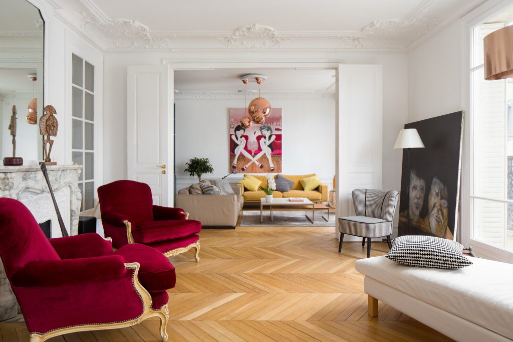 eclectic transitional living room design Photo by Ercole Salinaro art