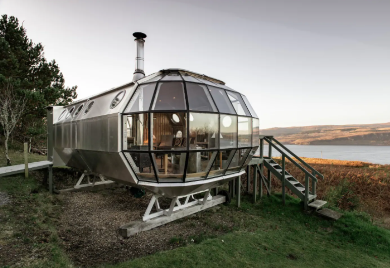 Unique travel destinations and Secluded AirShip with Breathtaking Highland Views (Photo from Airbnb)