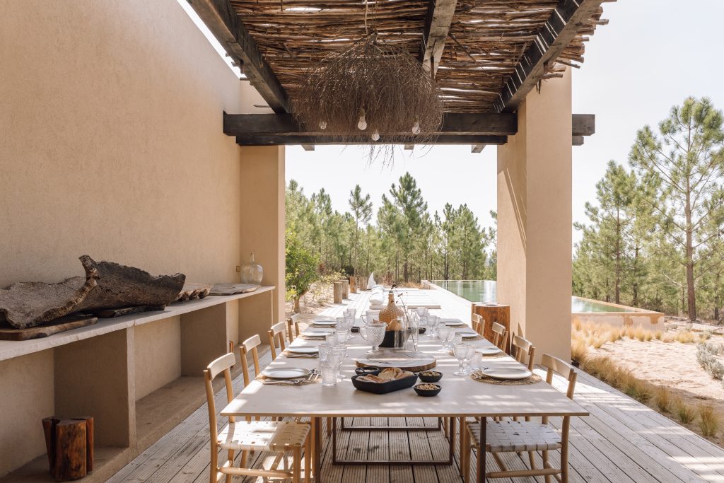 Melides Art Villas outdoor dining