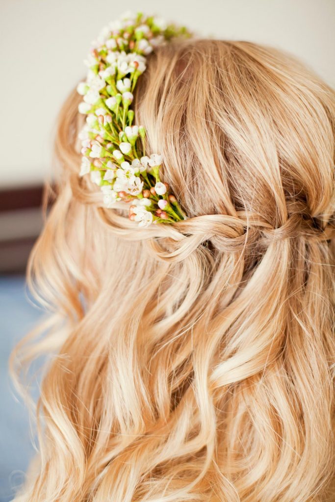 green crown wedding hair