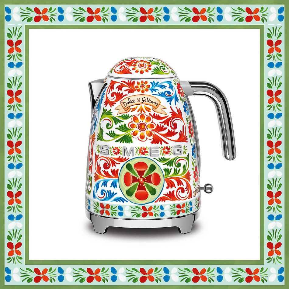 dolce-gabbana-x-smeg-kettle