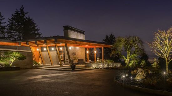 Luxury lighting trends 2021 Landscape Lighting In Seattle Washington outdoor lighting