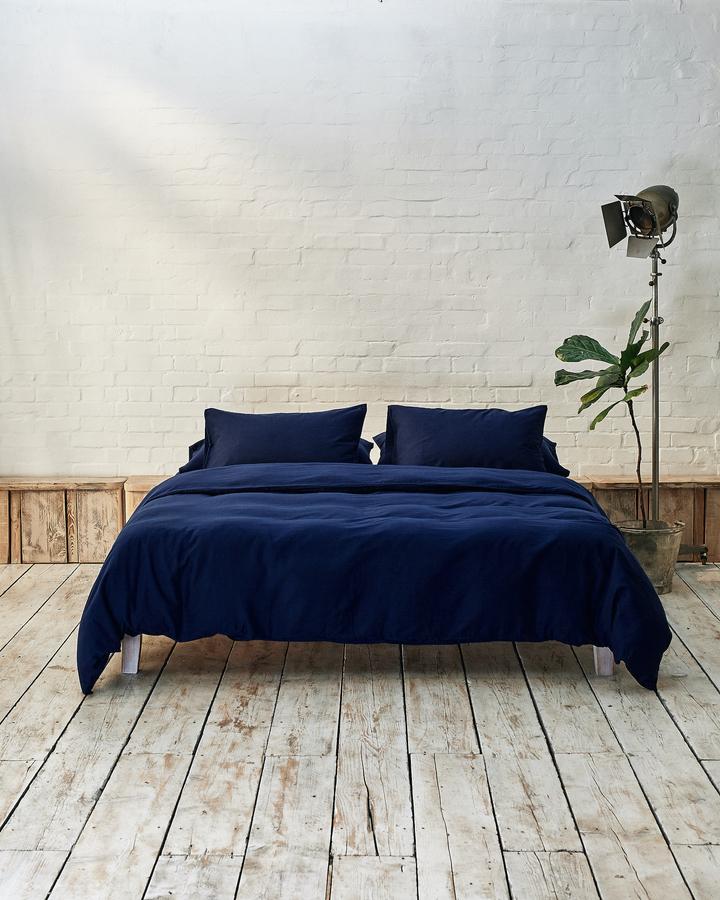 Navy bedding set from Beddable