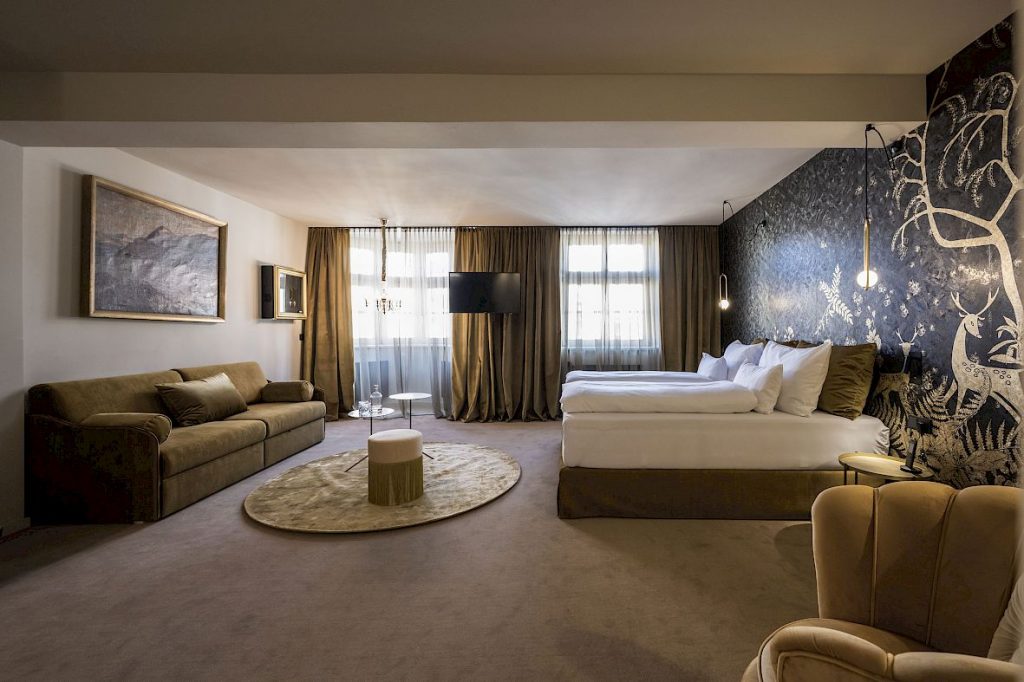Golden Roof Suite weisses kreuz