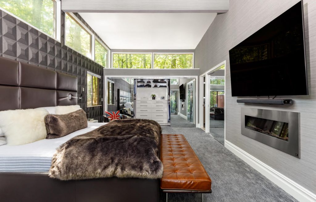 Lake house by Charlie's designs