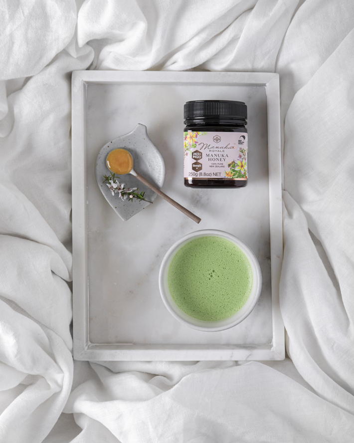 manuka royale honey with matcha latte