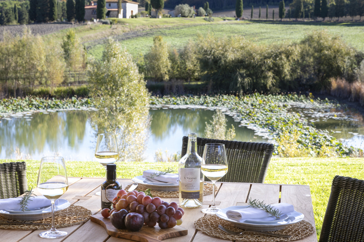 Dining at Borgo Pignano (Photo by Mark Bolton)
