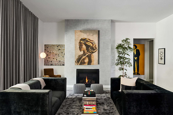 LUXURY LIVING ROOM BY BRIGETTE ROMANEK DESIGN (Photo by Amanda Demme)