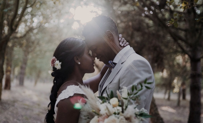 memorable wedding tips bride and groom hugging @brunocoutofilmmaker