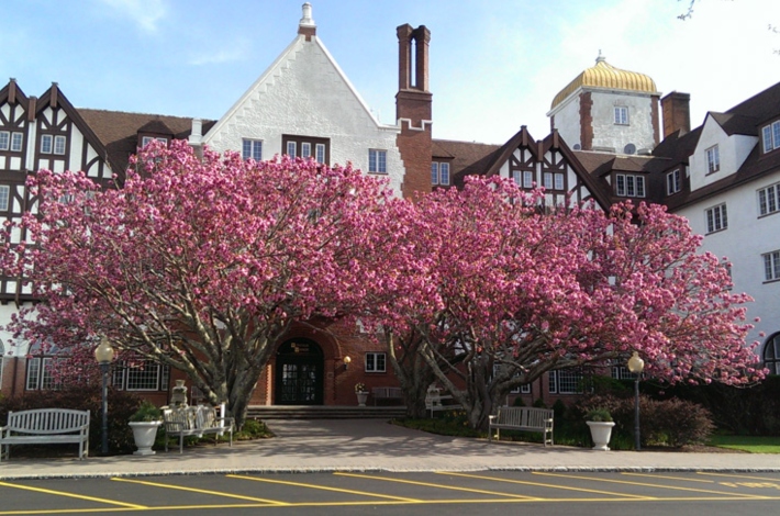 hamptons luxury hotels montauk manor