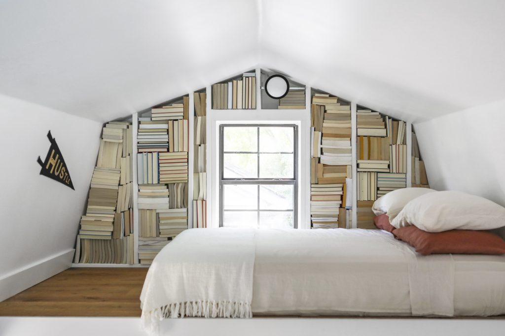ginger curtis The Bungalow design by urbanology designs (Photos by Matti Gresham) book wall