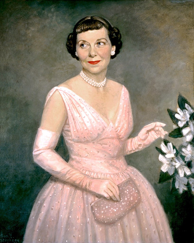 Mamie Eisenhower White House portrait painted by Thomas E. Stephens, 1959