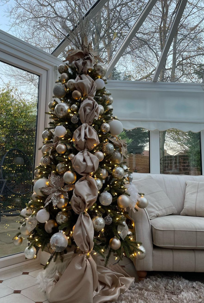creative christmas tree decoration