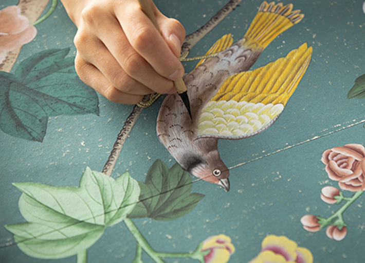 de Gournay
(Hand-painted & embroidered wallpaper)