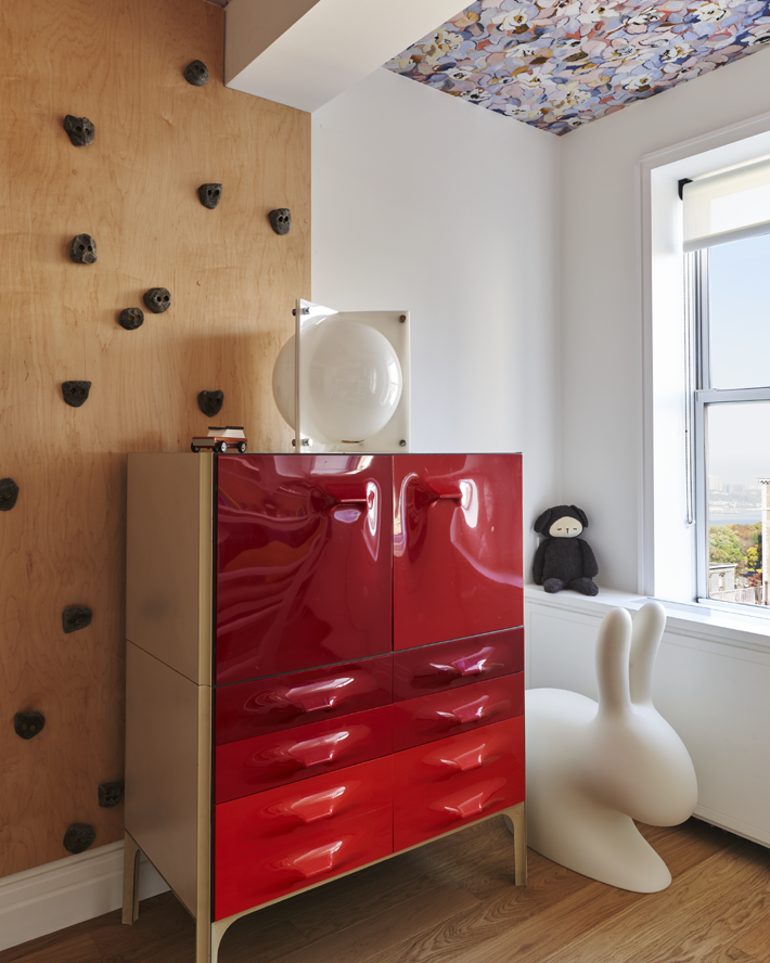 kids room with bunk beds and wallpaper ceiling