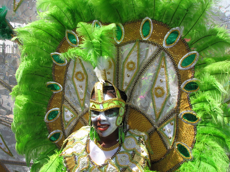 (Photo Carnaval.com Studios) carnaval costumes bejeweled