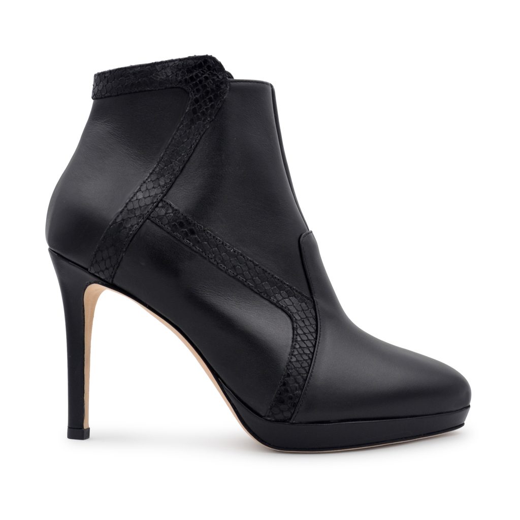 Erika Carrero Elizée black leather ankle boots