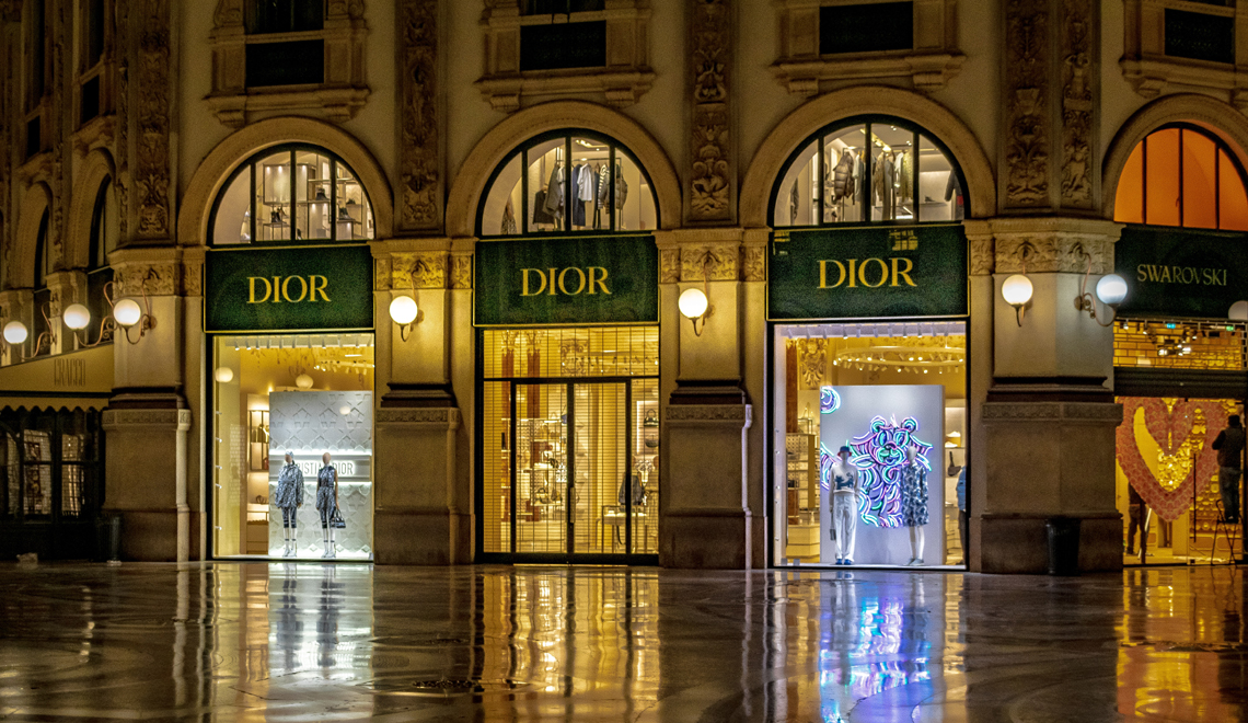 architectural outdoor lighting for commercial spaces - dior