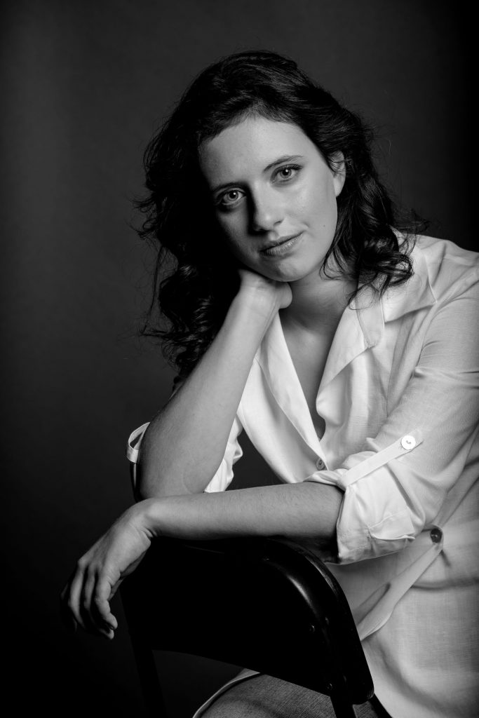 Mariana-Martins-White-Shirt-Designer-Sublime