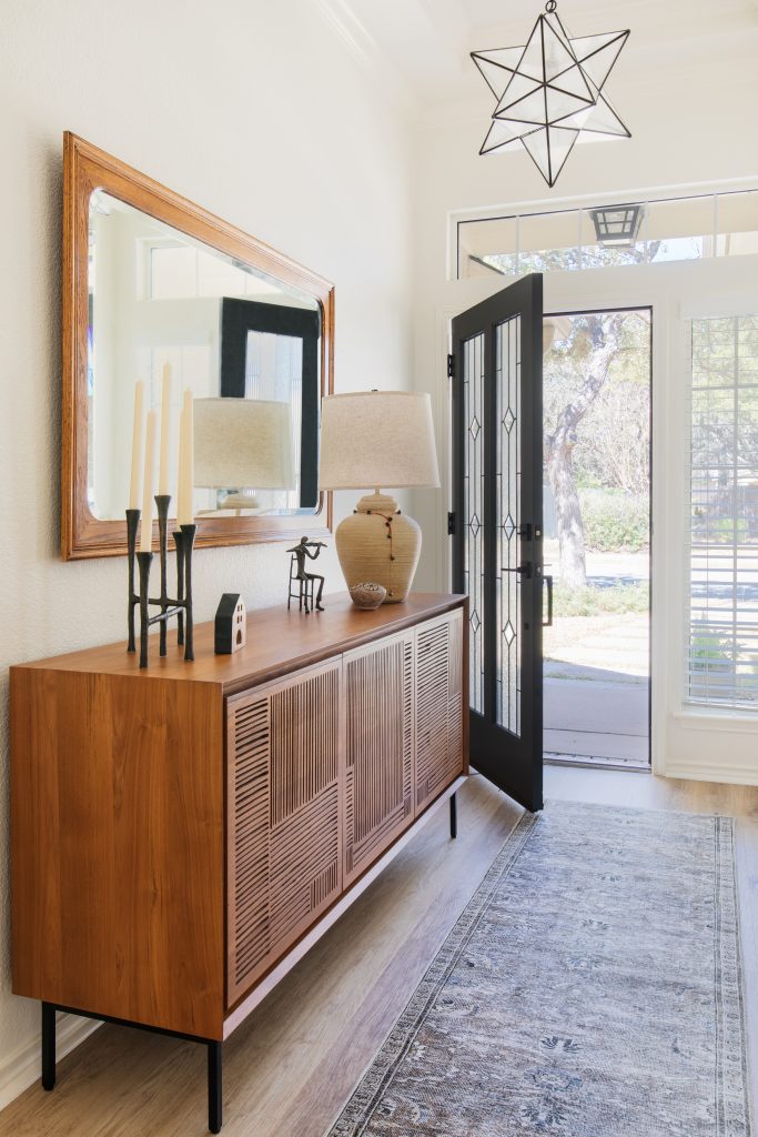 Cedar Park entryway design by KozyKasa