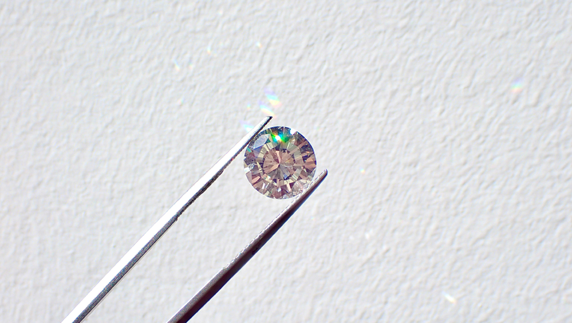 lab grown diamonds photo by tahlia doyle