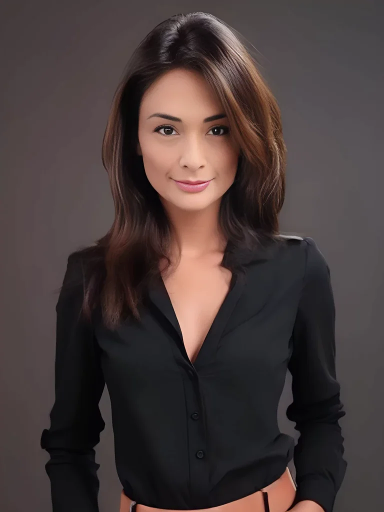 Founder and lead designer Penelope of DesigningLove