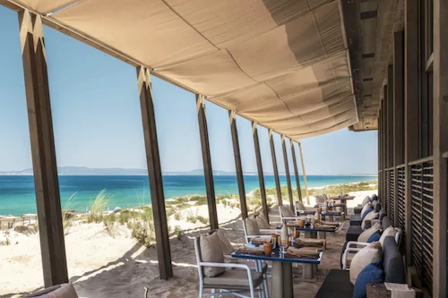 JNcQUOI beach restaurant comporta