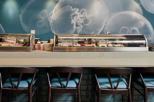 Sado restaurant comporta sushi bar
