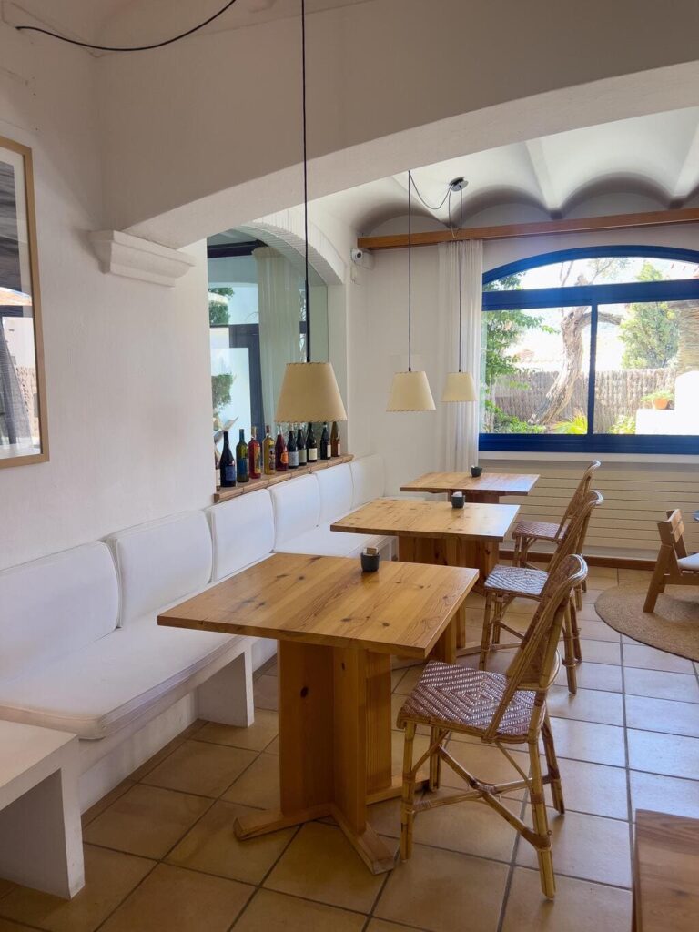 dining area at casa nereta