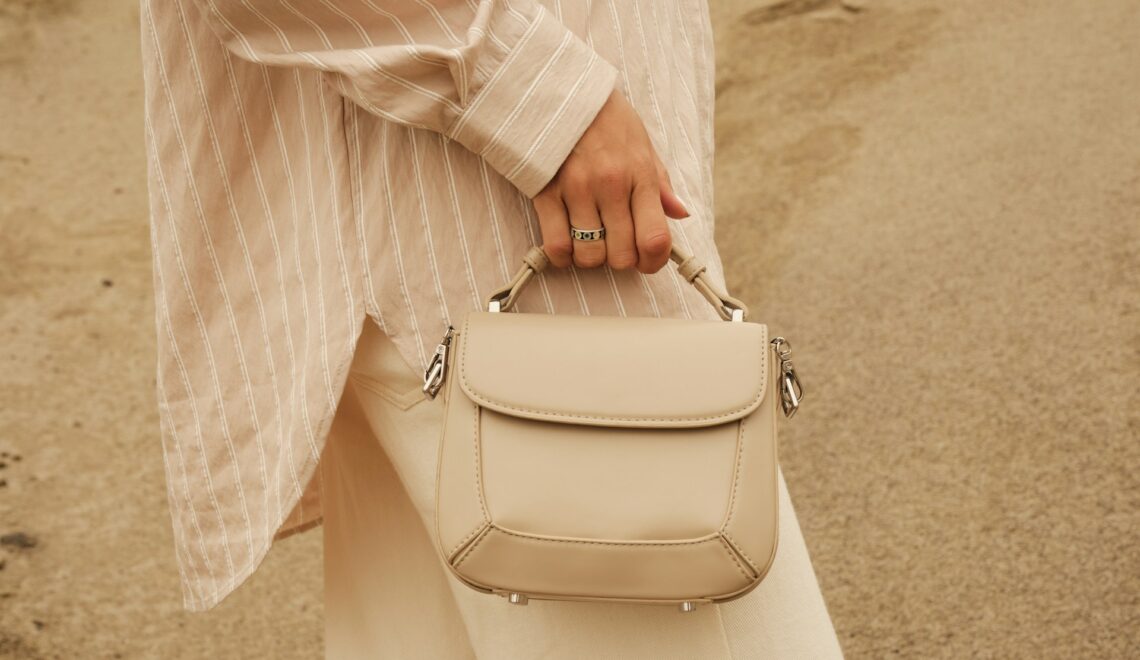 How to Buy the Best Bags Clutches and Purses Online