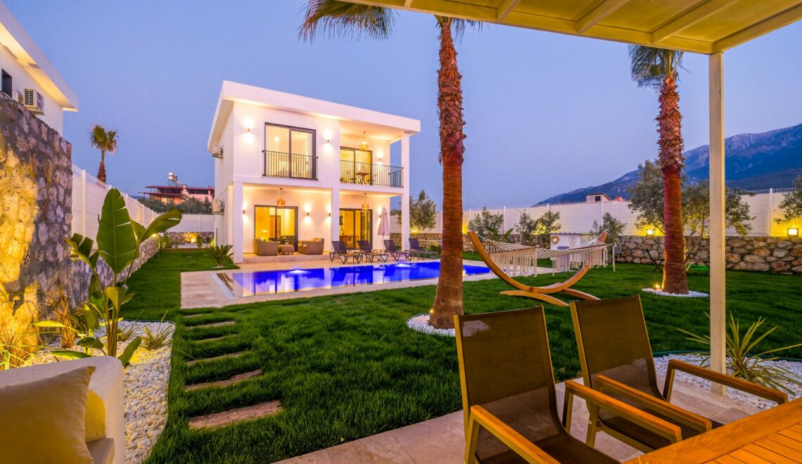 Luxury Real Estate Marketing Materials That Captivate Affluent Buyers