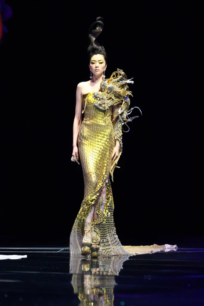 Guo Pei fashion show