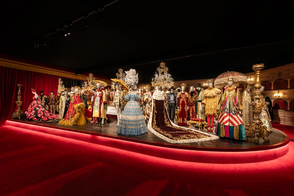 Exhibit showcasing Milan and honoring opera - From the Heart to the Hands by Dolce & Gabbana