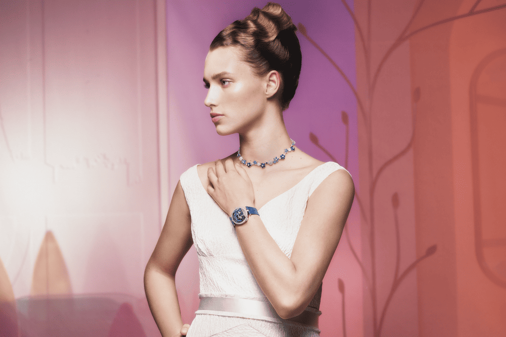 © Van Cleef _ Arpels_Photographer_Arnaud Lajeunie_ArtDirector-Gaspard_Yurkievich-and-Guido_Voss 4#215;3 (1)