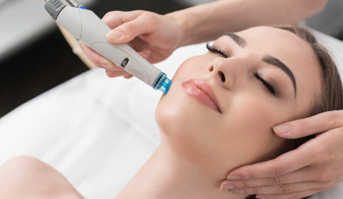 woman getting a Hydrafacial