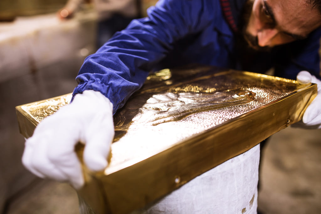 d'oro golden sculptured books