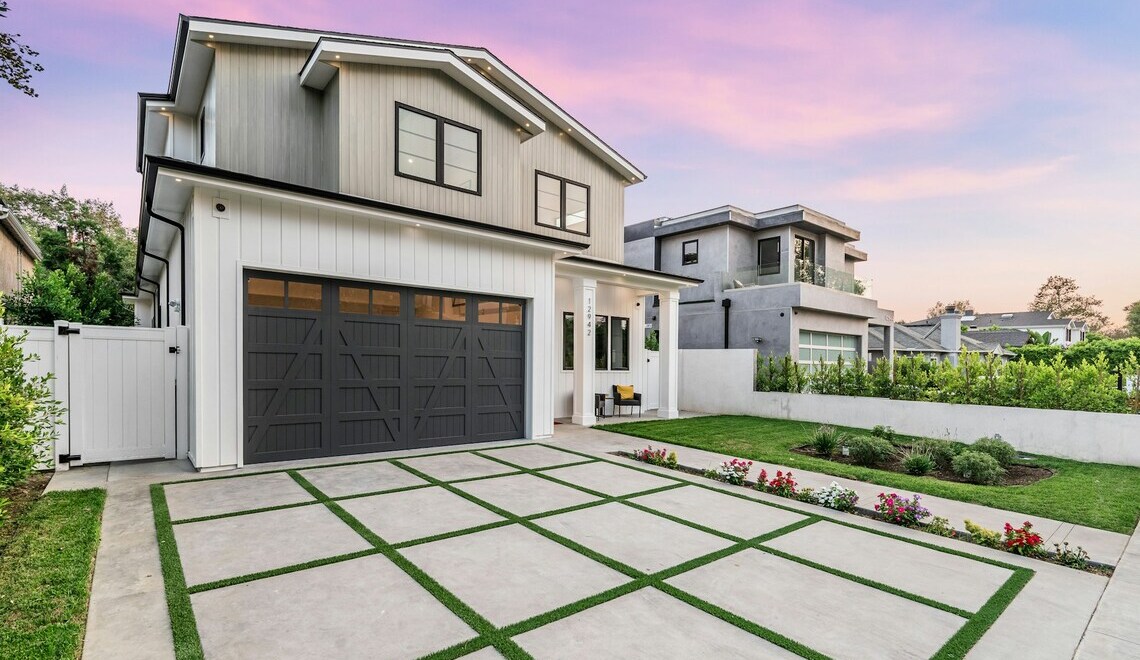exterior view of a contemporary house